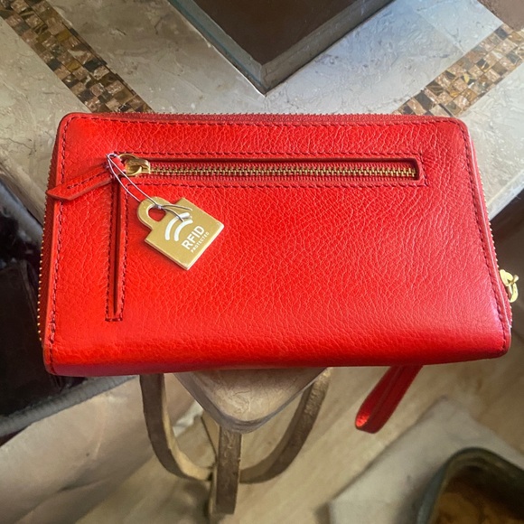 Fossil NWT Red Leather zip around wristlet and Wallet - Picture 3 of 7